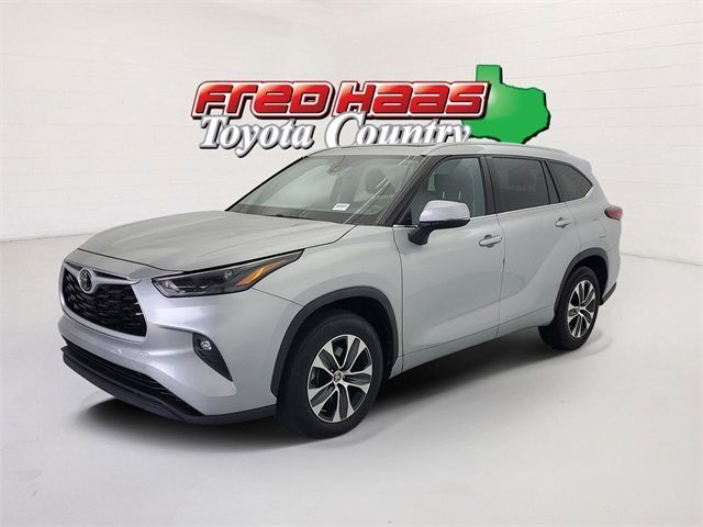 Used 2022 Toyota Highlander