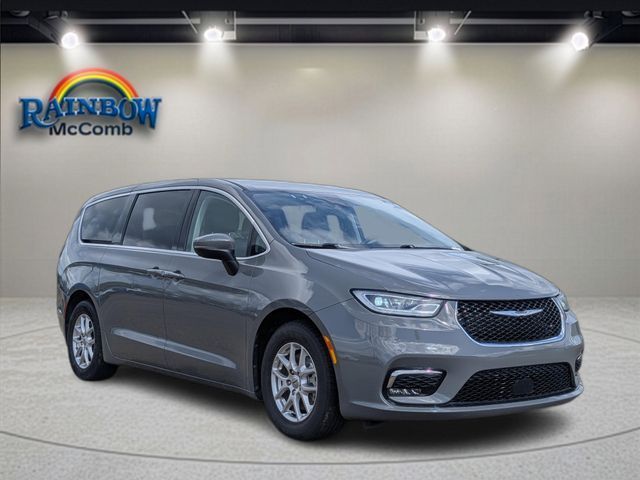 Used 2023 Chrysler Pacifica