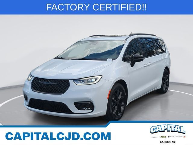 Used 2025 Chrysler Pacifica