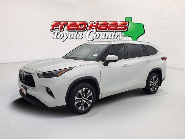 Used 2023 Toyota Highlander