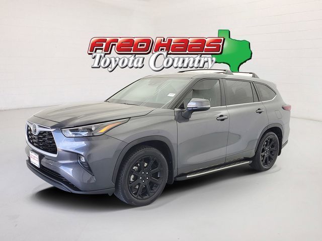 Used 2024 Toyota Highlander