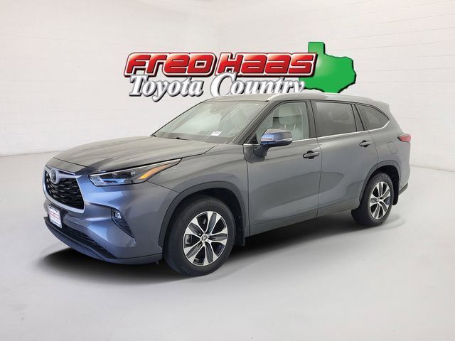 Used 2023 Toyota Highlander