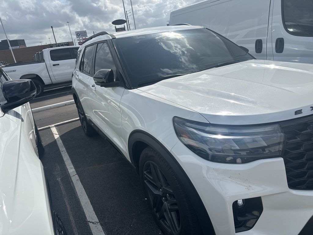 Used 2025 Ford Explorer