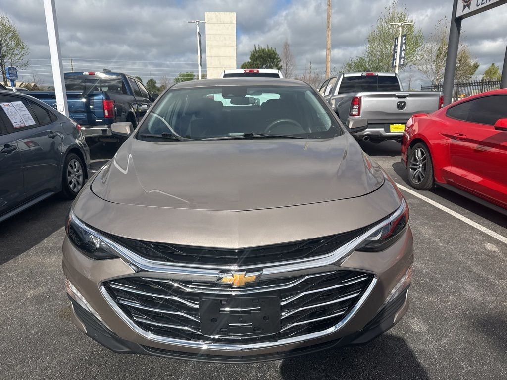 Used 2025 Chevrolet Malibu