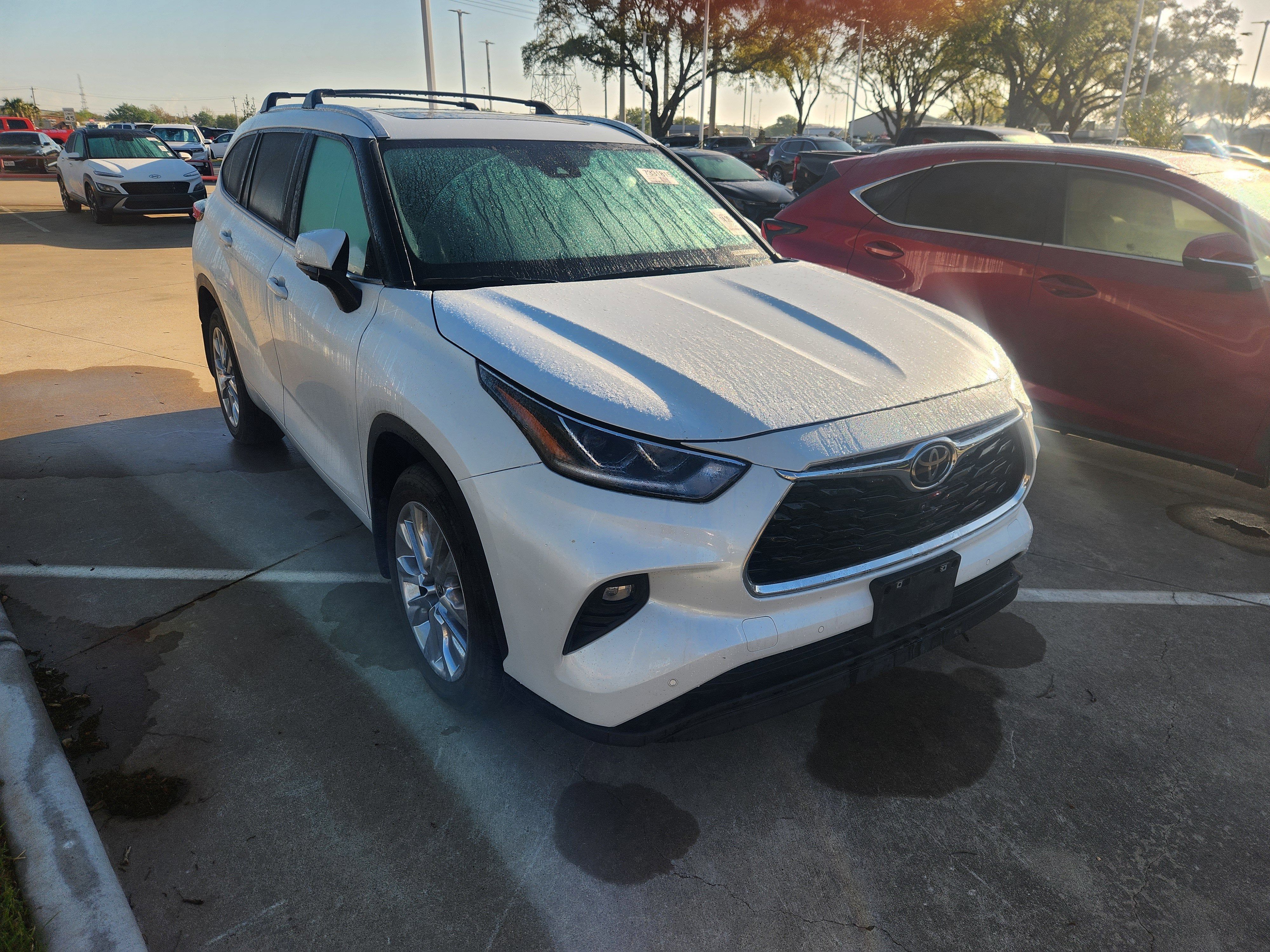 Used 2023 Toyota Highlander