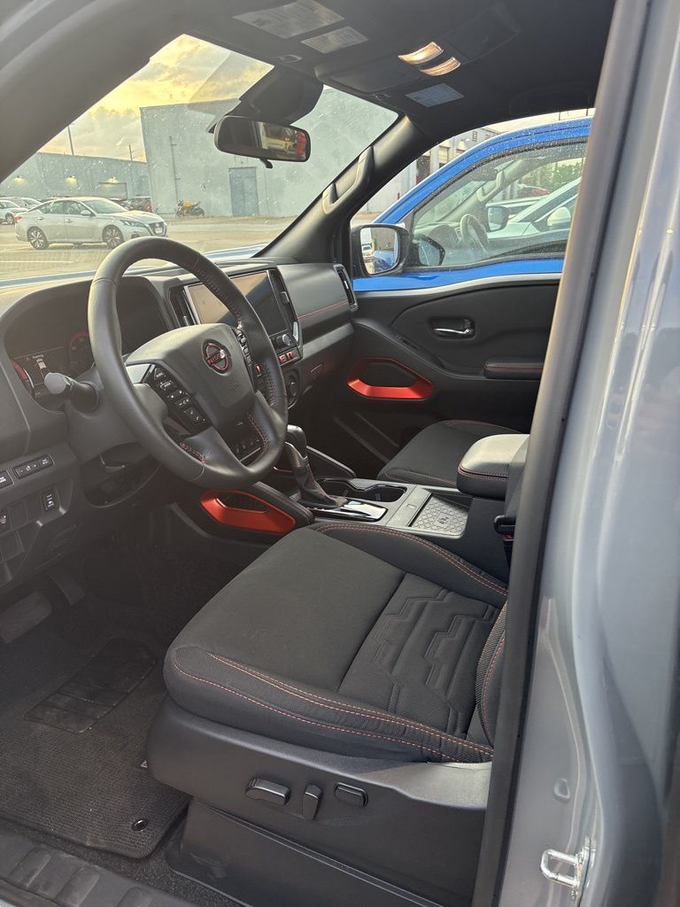 Used 2025 Nissan Frontier