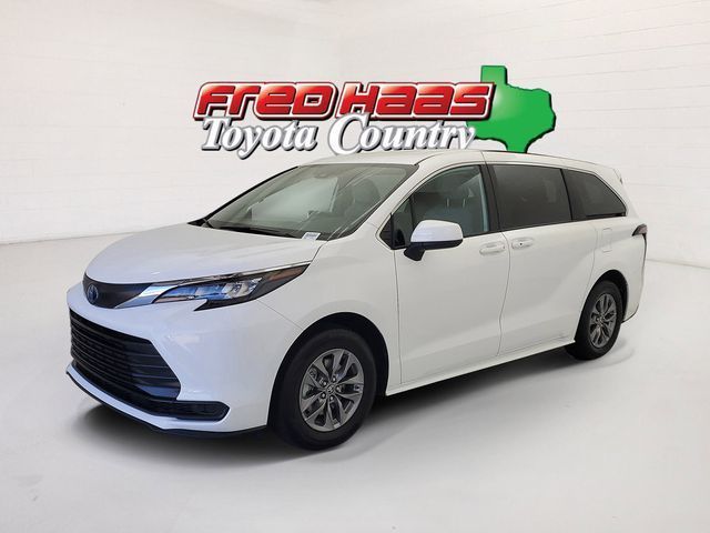 Used 2025 Toyota Sienna