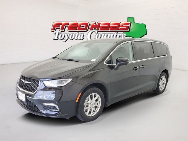 Used 2023 Chrysler Pacifica