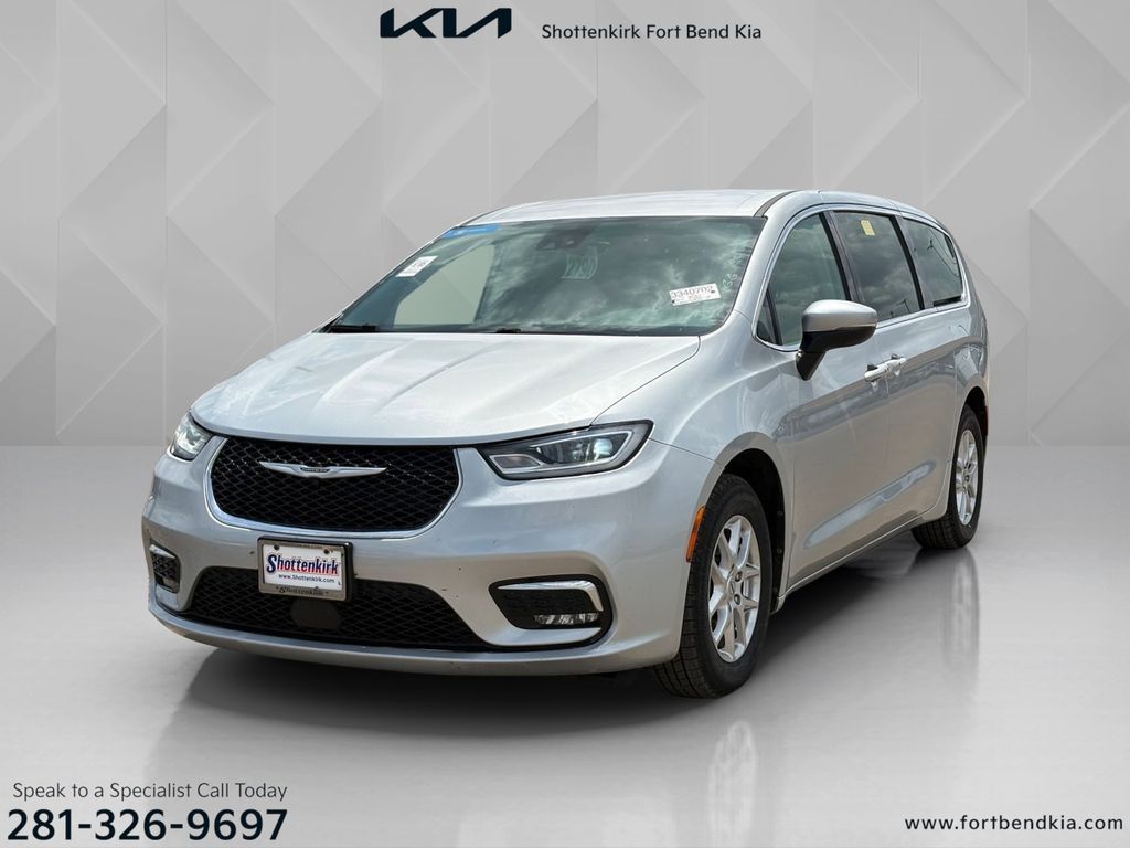 Used 2023 Chrysler Pacifica