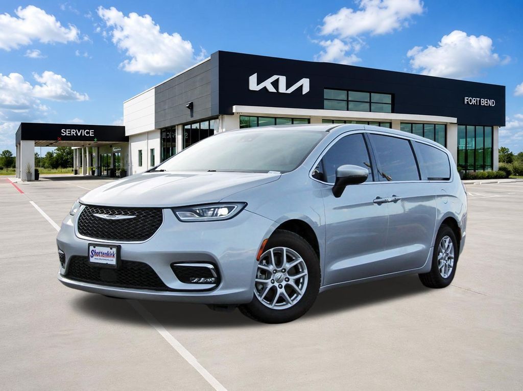 Used 2023 Chrysler Pacifica