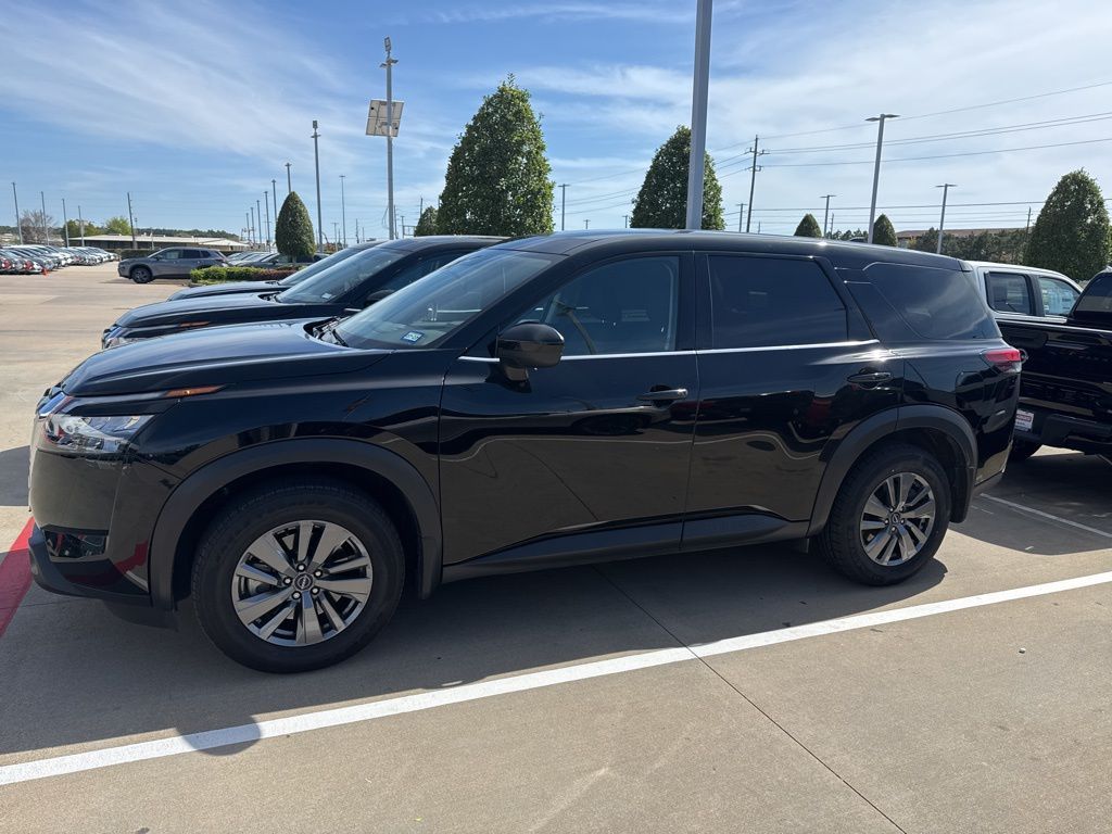 Used 2025 Nissan Pathfinder