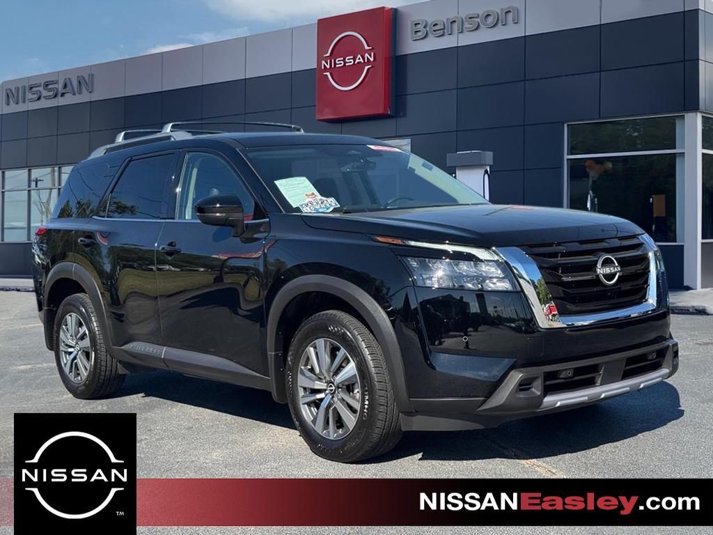 Used 2025 Nissan Pathfinder