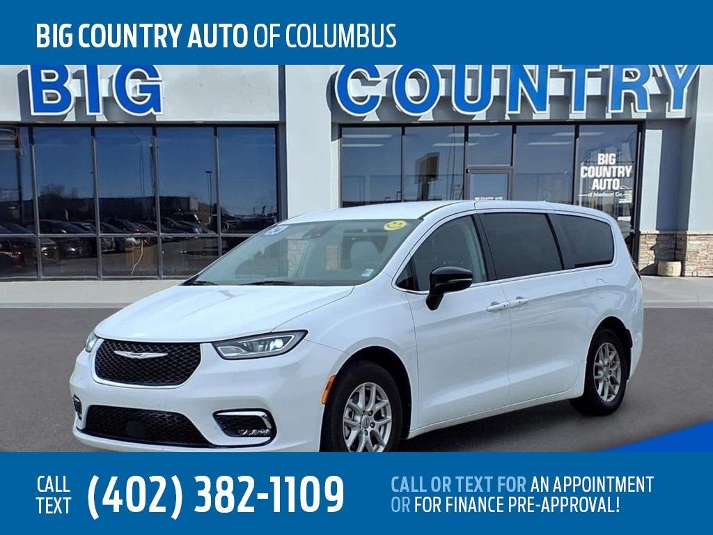 Used 2024 Chrysler Pacifica