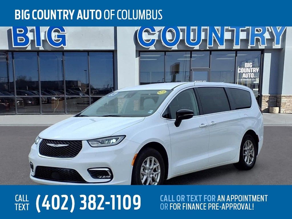 Used 2024 Chrysler Pacifica