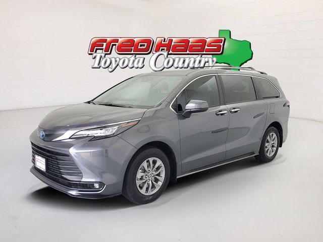 Used 2025 Toyota Sienna