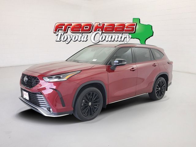 Used 2025 Toyota Highlander
