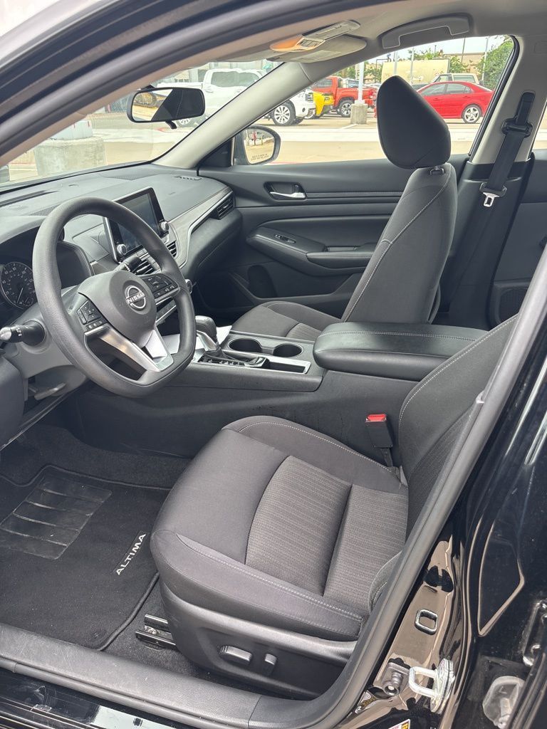 Used 2025 Nissan Altima