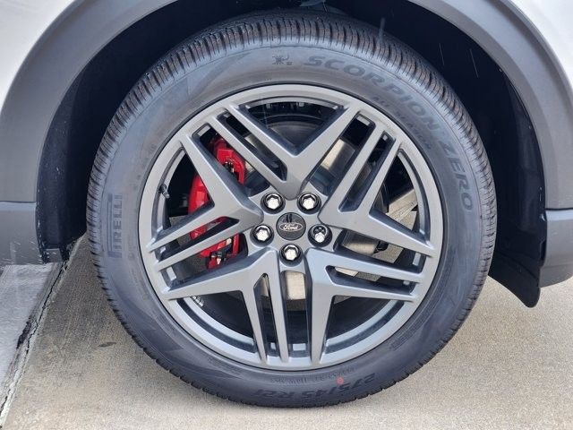 2026 Ford Explorer ST-Line - Photo 8