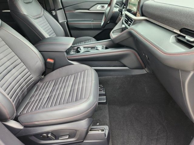 2026 Ford Explorer ST-Line - Photo 11