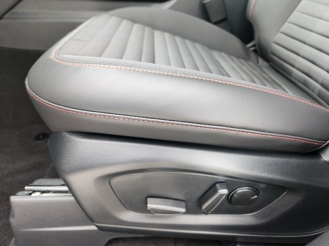 2026 Ford Explorer ST-Line - Photo 19