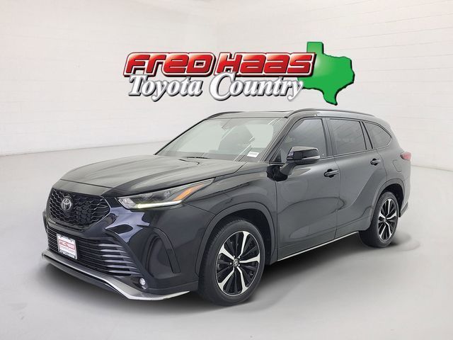 Used 2022 Toyota Highlander