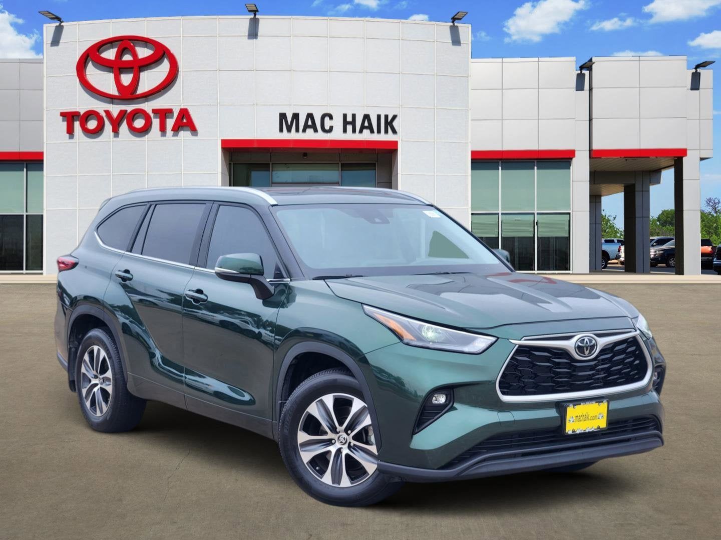 Used 2023 Toyota Highlander