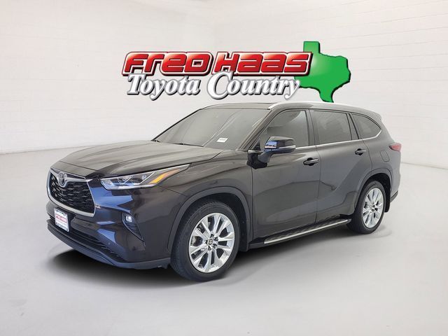 Used 2022 Toyota Highlander