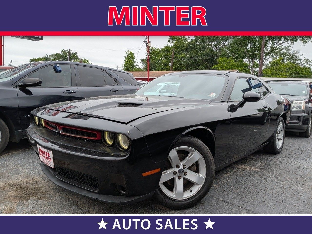 2015 Dodge Challenger SXT's photo
