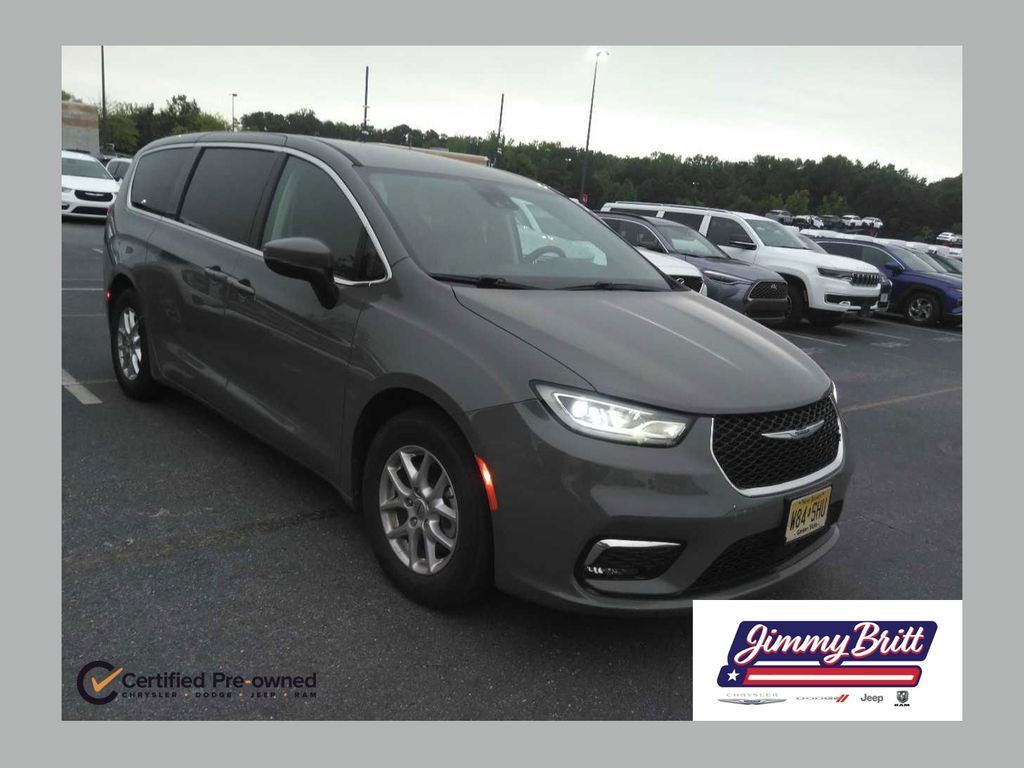 Used 2023 Chrysler Pacifica