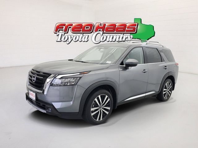 Used 2025 Nissan Pathfinder