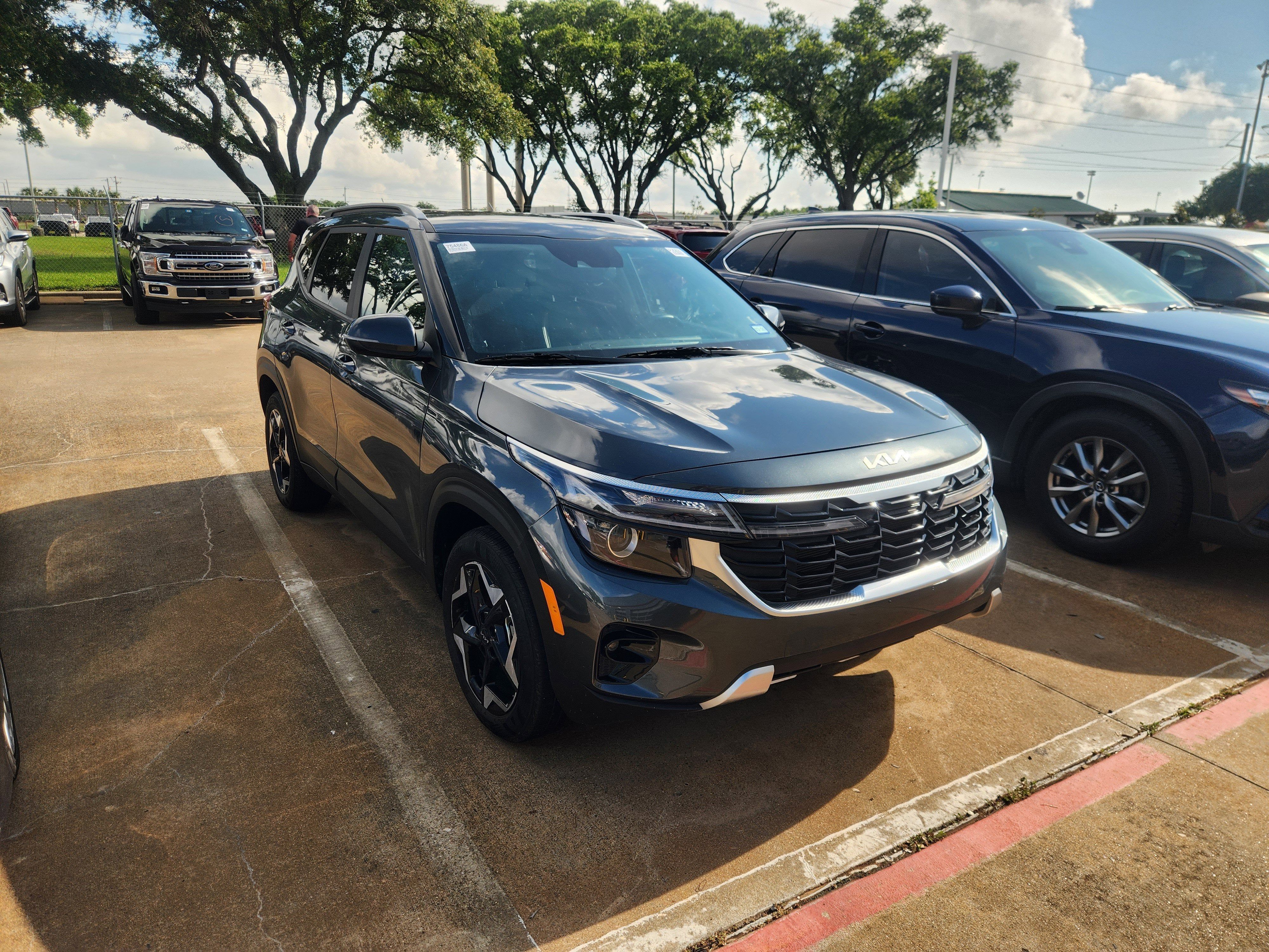 Used 2025 Kia Seltos