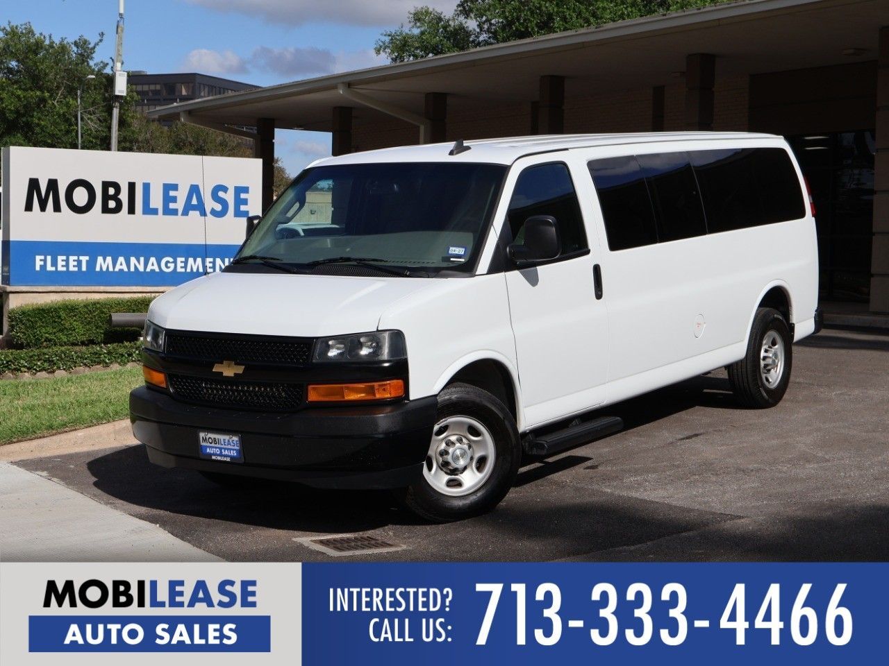 2023 Chevrolet Express 3500 LS Extended's photo