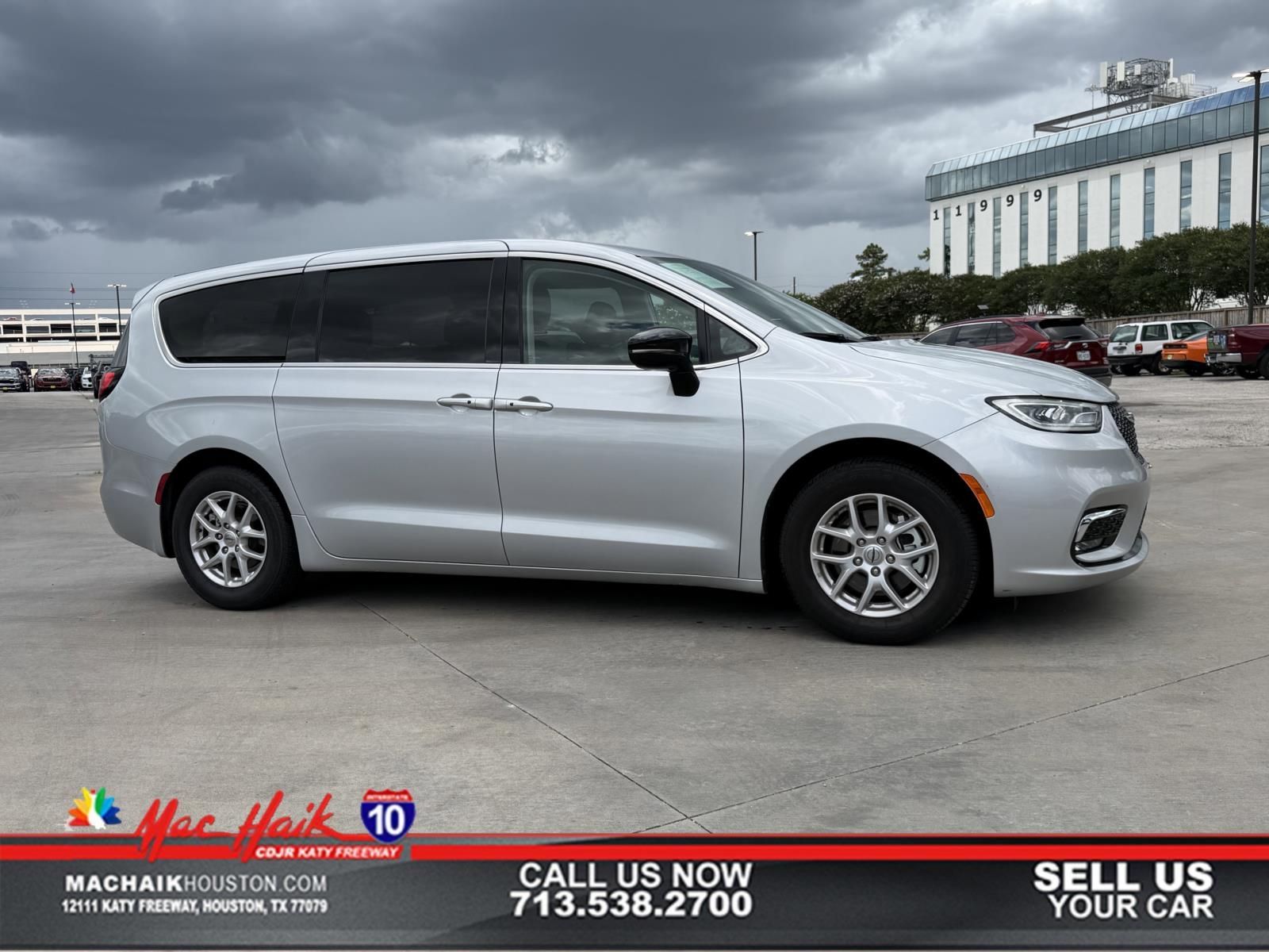 Used 2024 Chrysler Pacifica