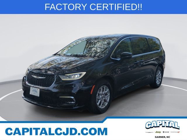 Used 2023 Chrysler Pacifica