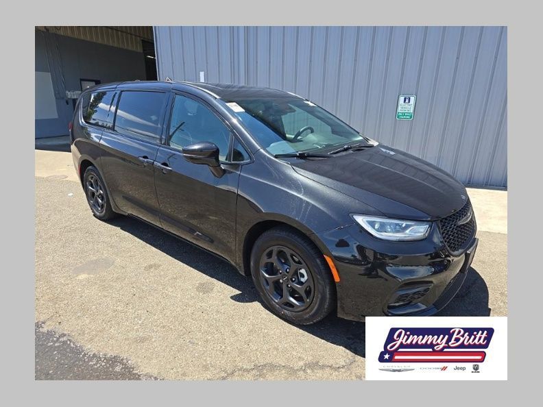 Used 2022 Chrysler Pacifica