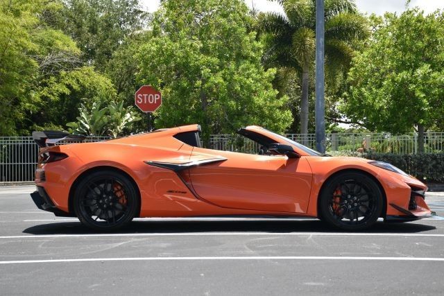2025 Chevrolet Corvette 2LZ - Photo 5