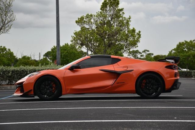 2025 Chevrolet Corvette 2LZ - Photo 6