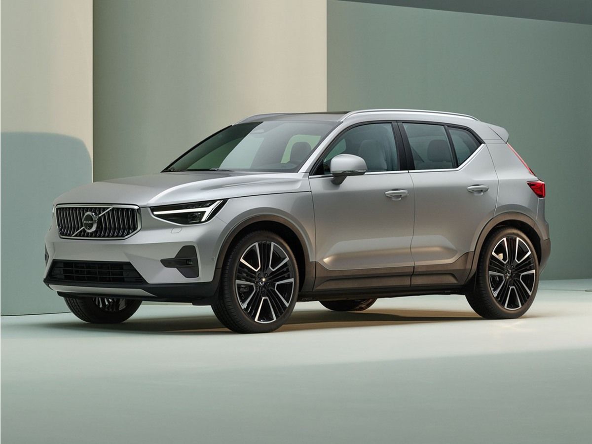 Used 2023 Volvo XC40