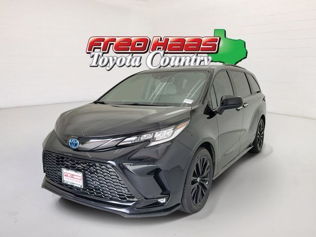 Used 2025 Toyota Sienna