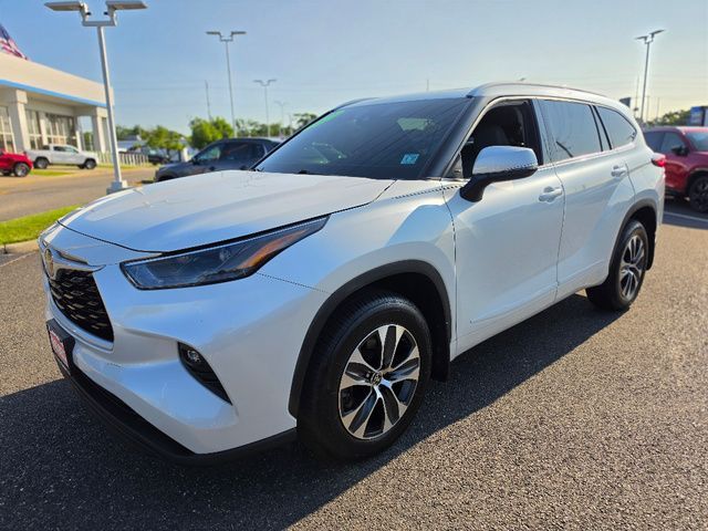 Used 2022 Toyota Highlander