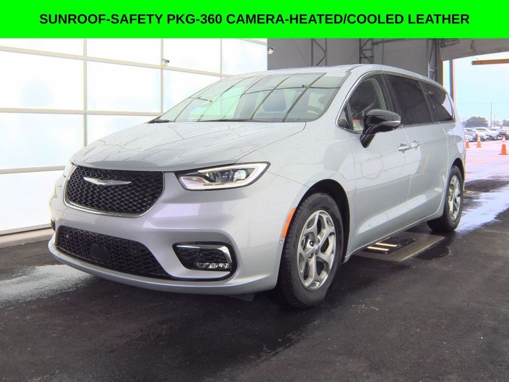 Used 2024 Chrysler Pacifica