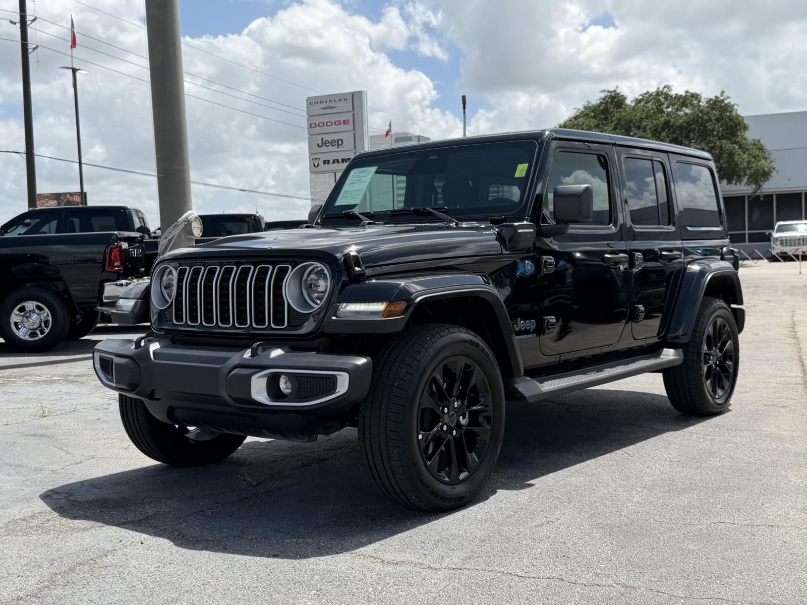 Used 2025 Jeep Wrangler