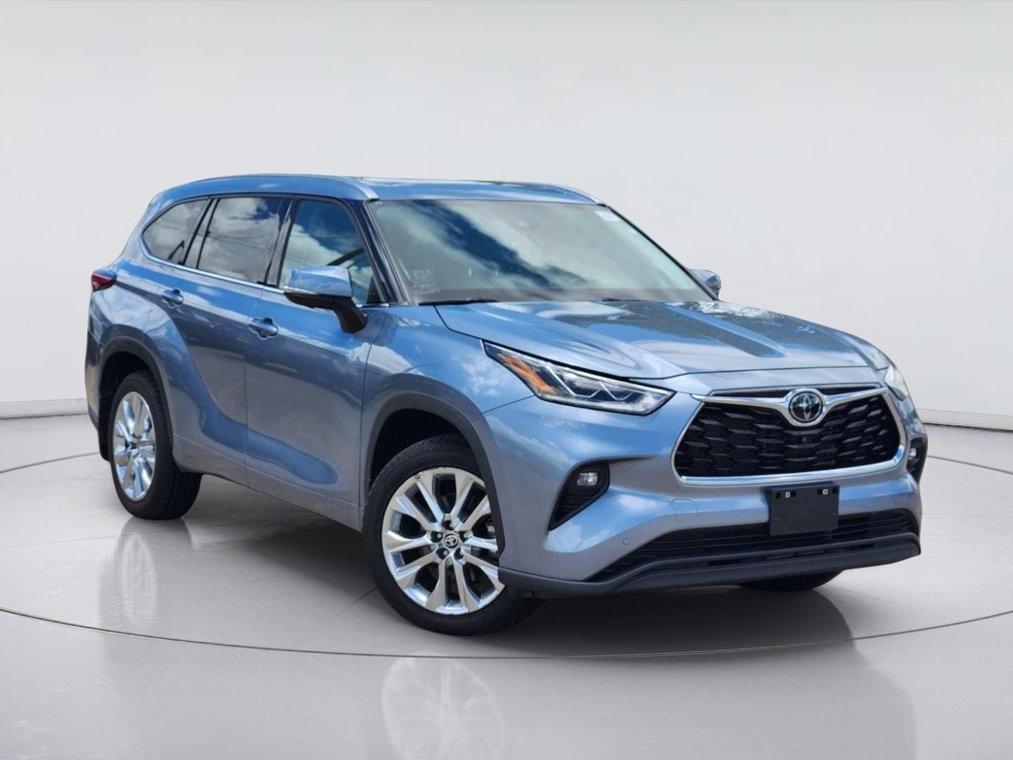 Used 2023 Toyota Highlander