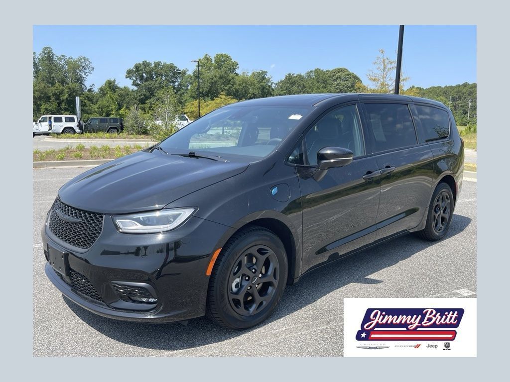 Used 2022 Chrysler Pacifica