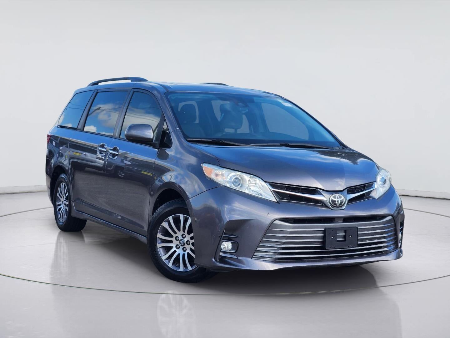 Used 2018 Toyota Sienna