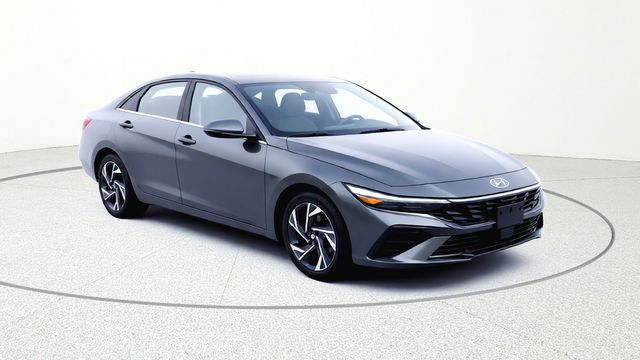 Used 2025 Hyundai Elantra