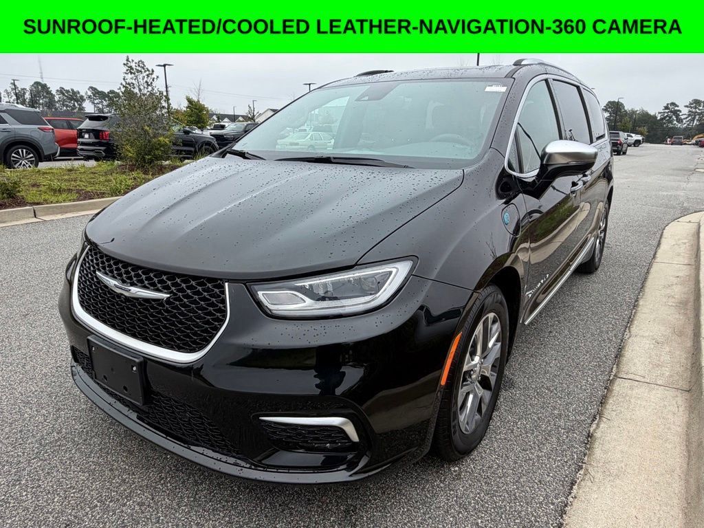 Used 2024 Chrysler Pacifica