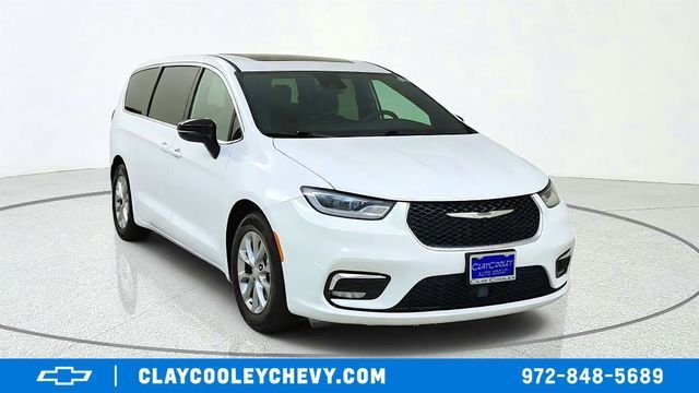 Used 2026 Chrysler Pacifica