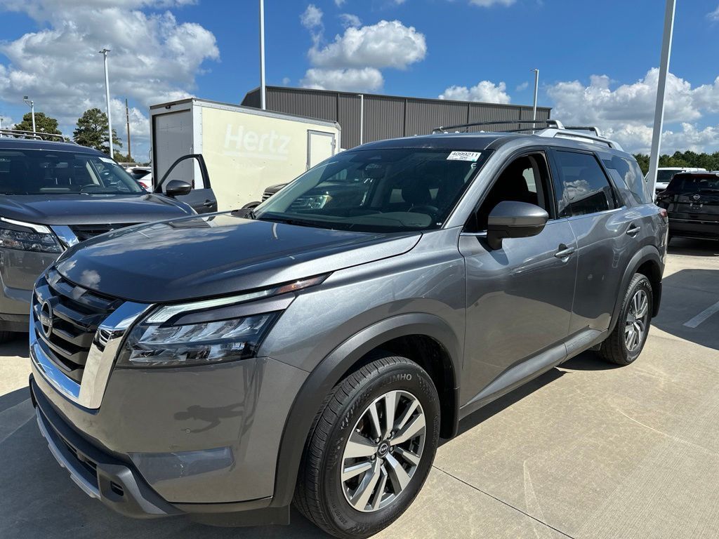 Used 2025 Nissan Pathfinder