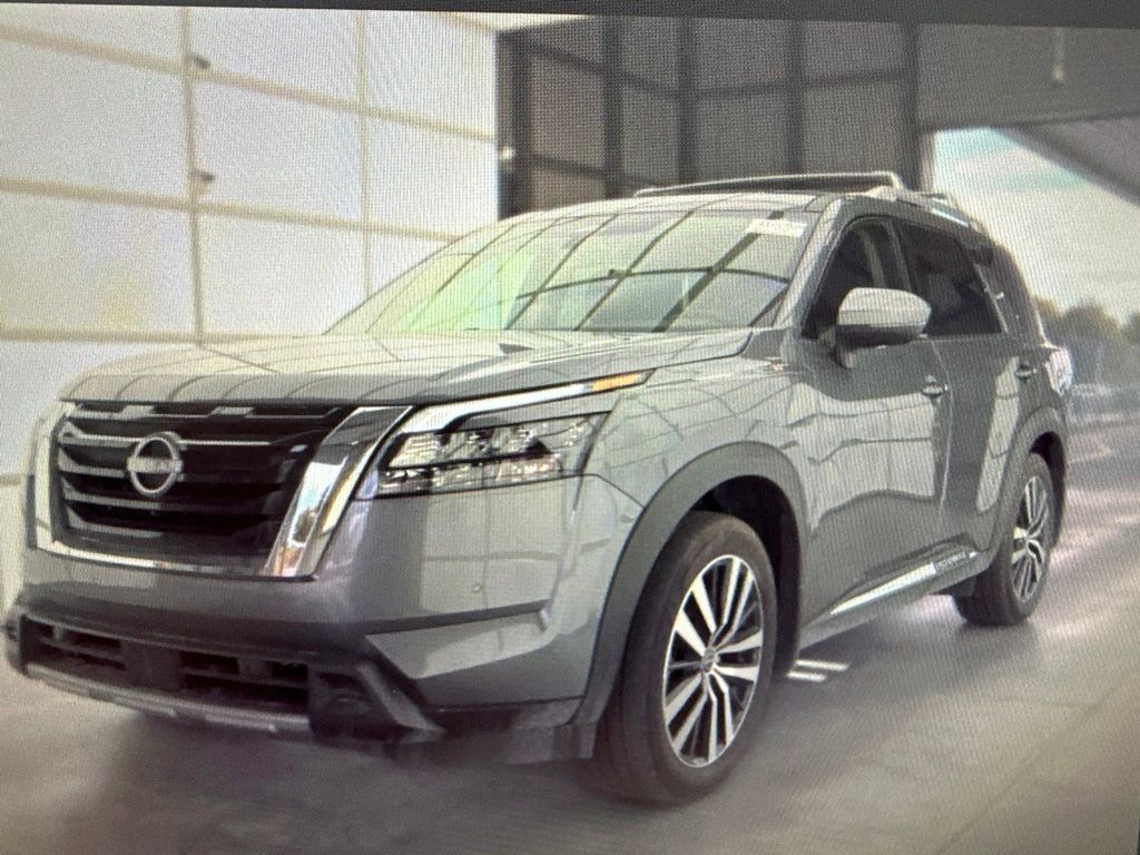 Used 2025 Nissan Pathfinder